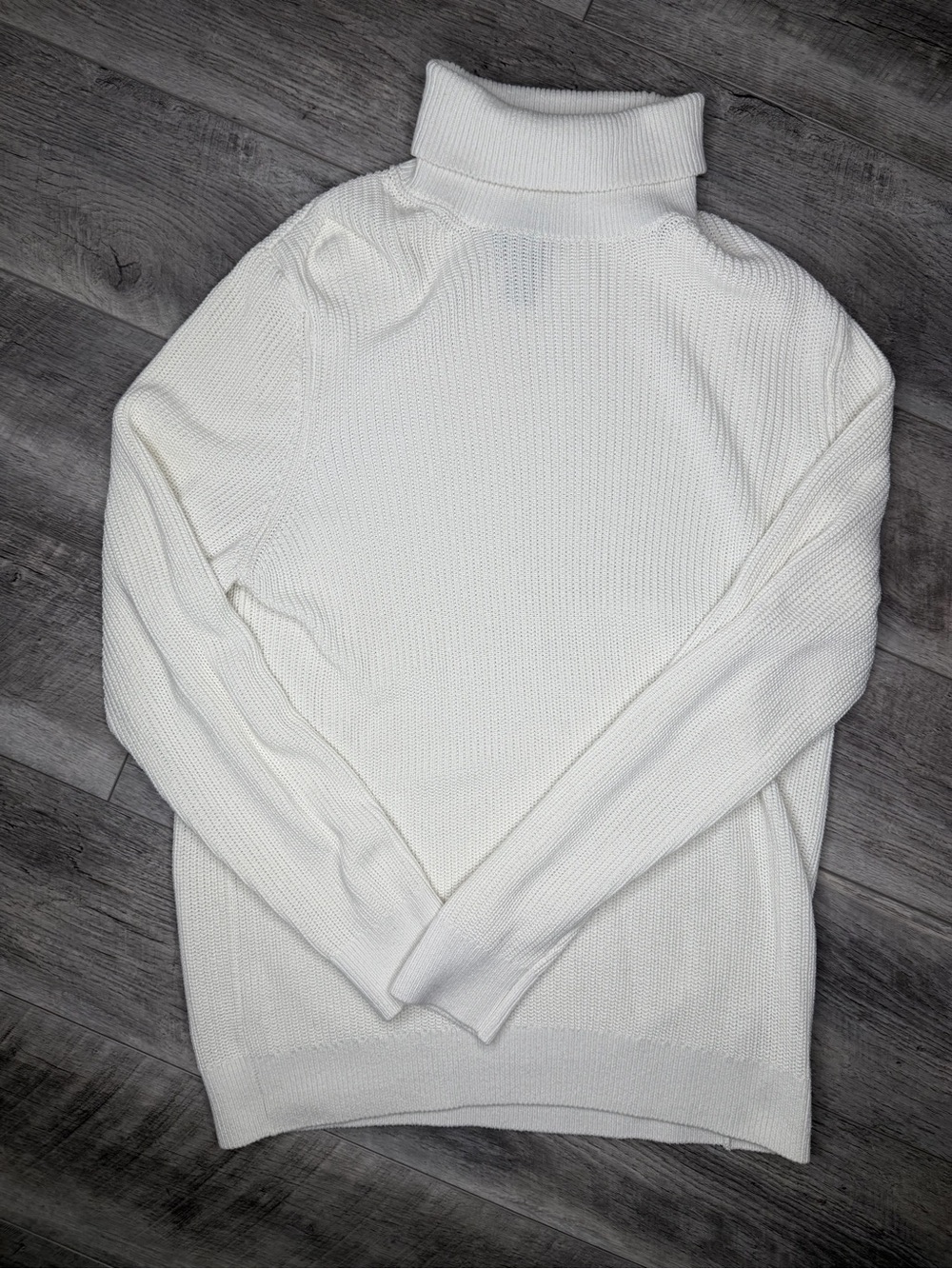 H&M Men’s White Turtleneck Sweater